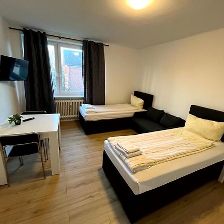 3-Zimmer Monteurwohnung Mit Balkon Neumünster Esterno foto