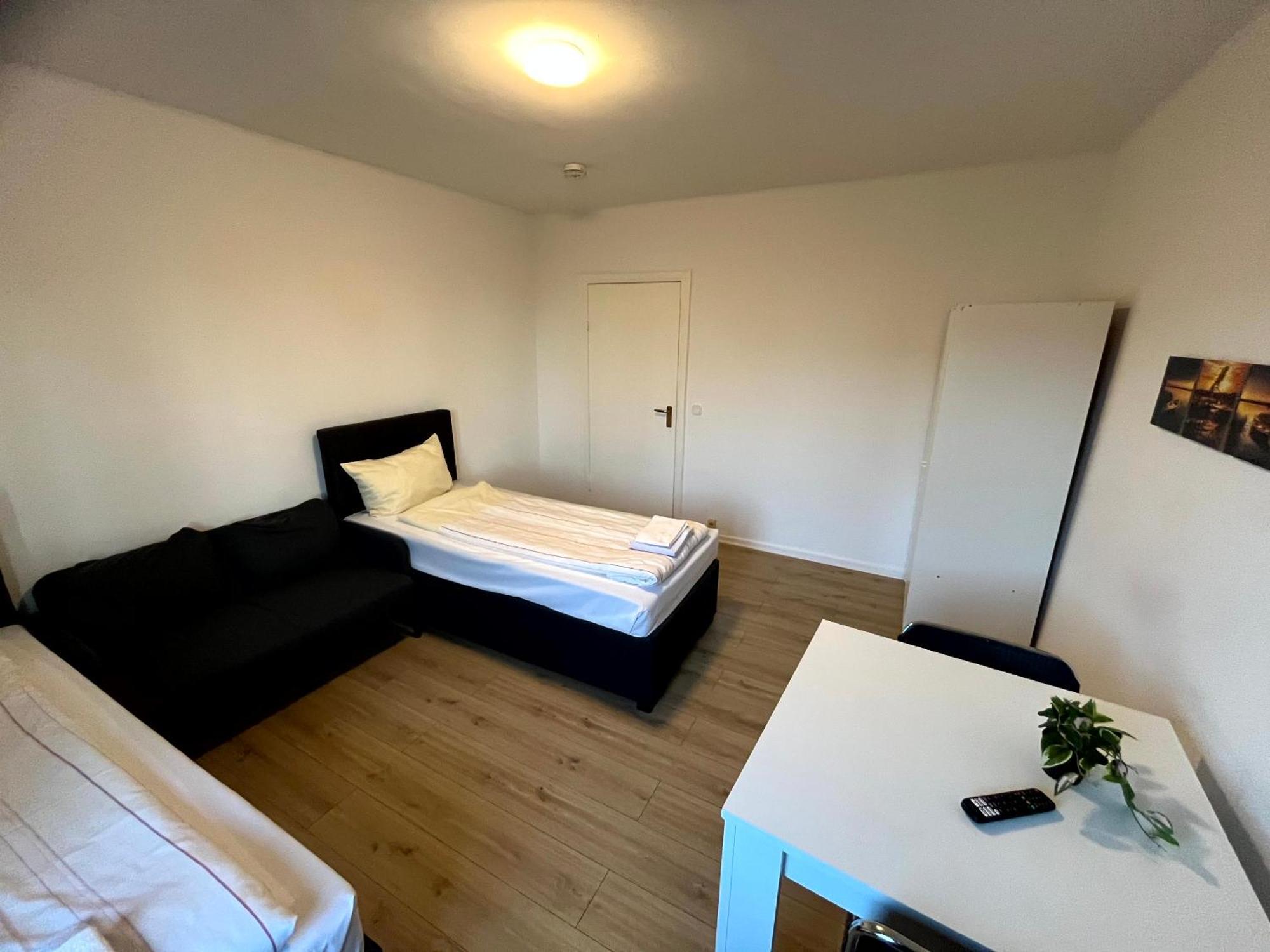 3-Zimmer Monteurwohnung Mit Balkon Neumünster Esterno foto