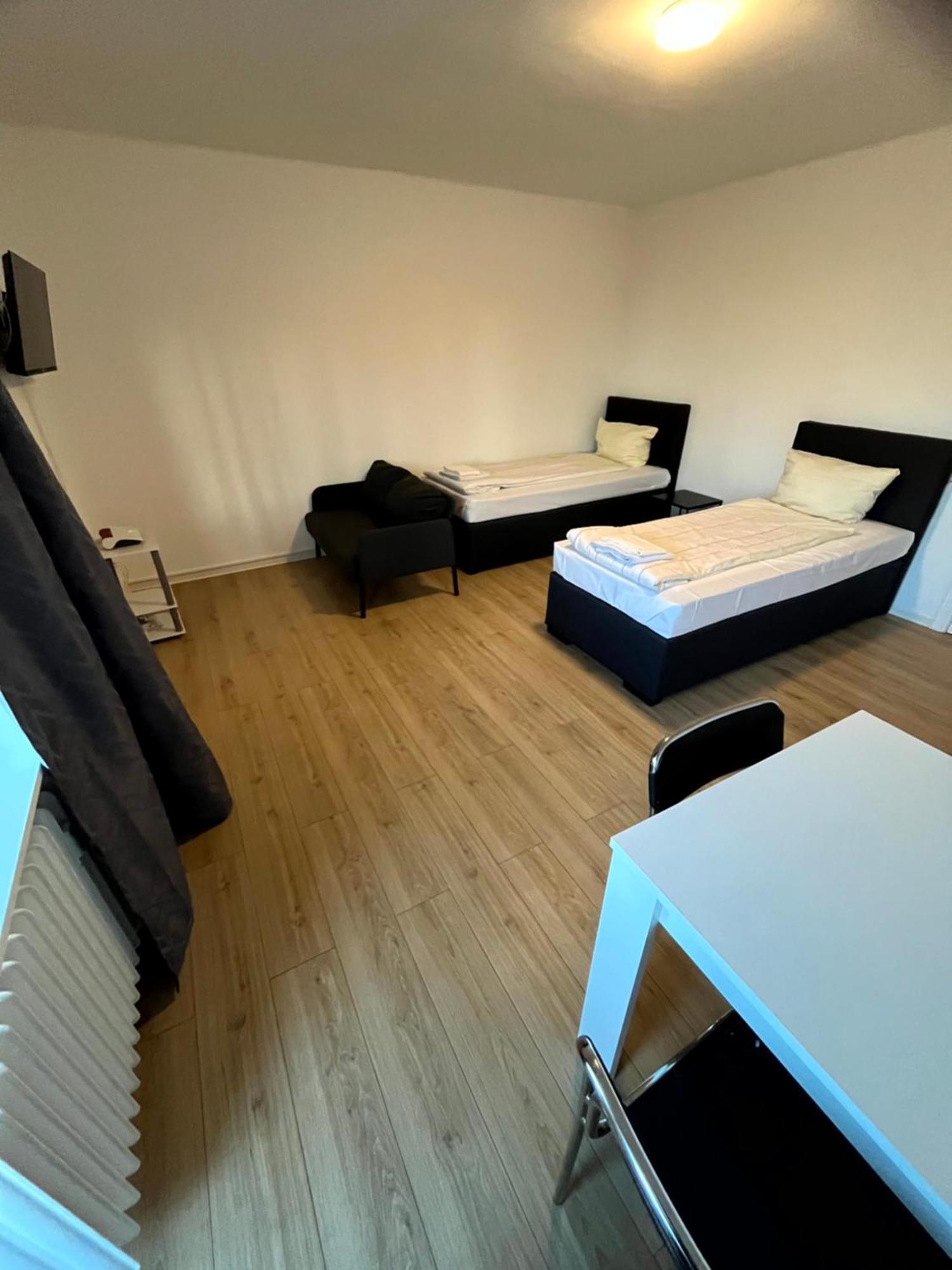 3-Zimmer Monteurwohnung Mit Balkon Neumünster Esterno foto