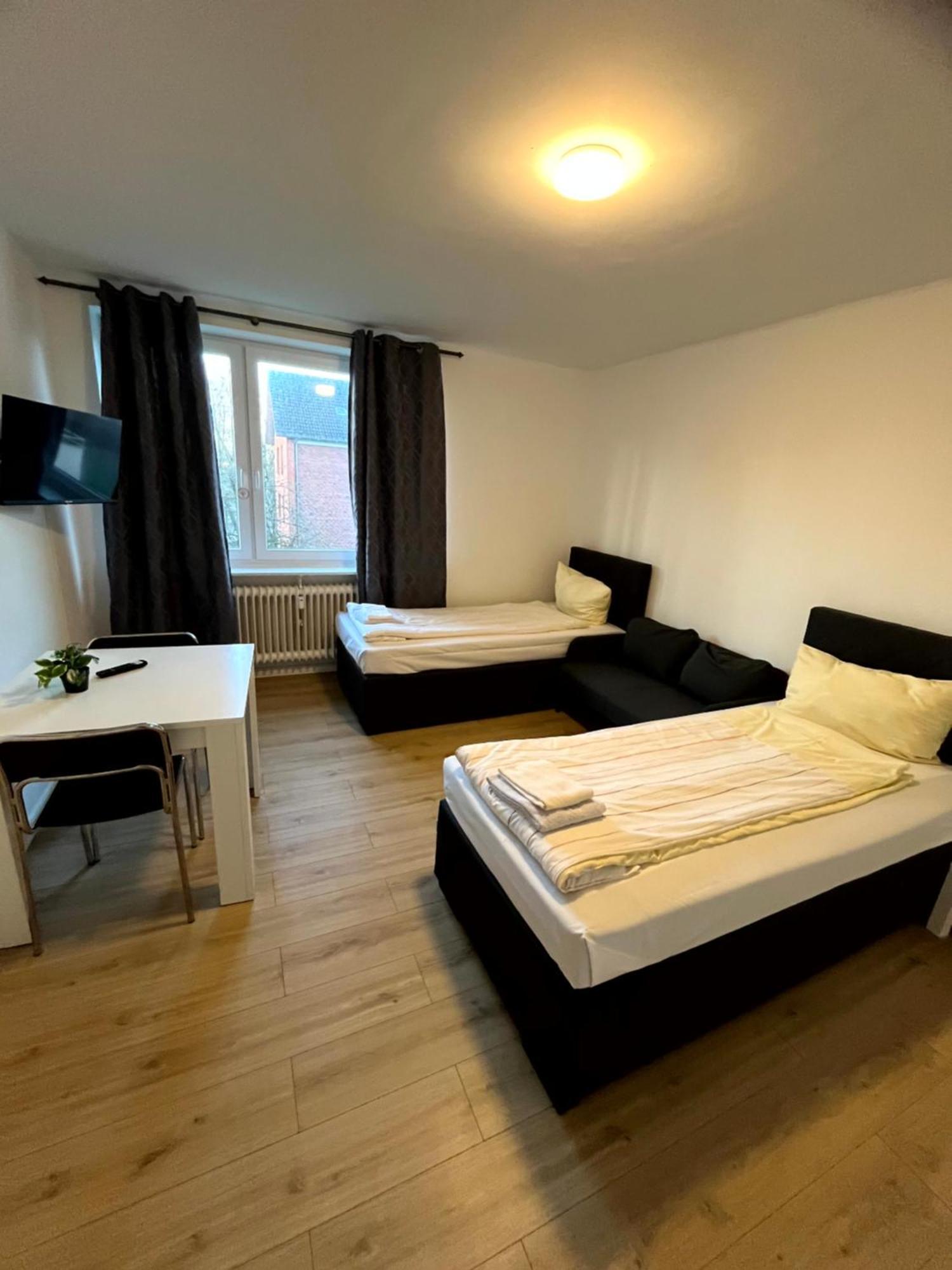 3-Zimmer Monteurwohnung Mit Balkon Neumünster Esterno foto