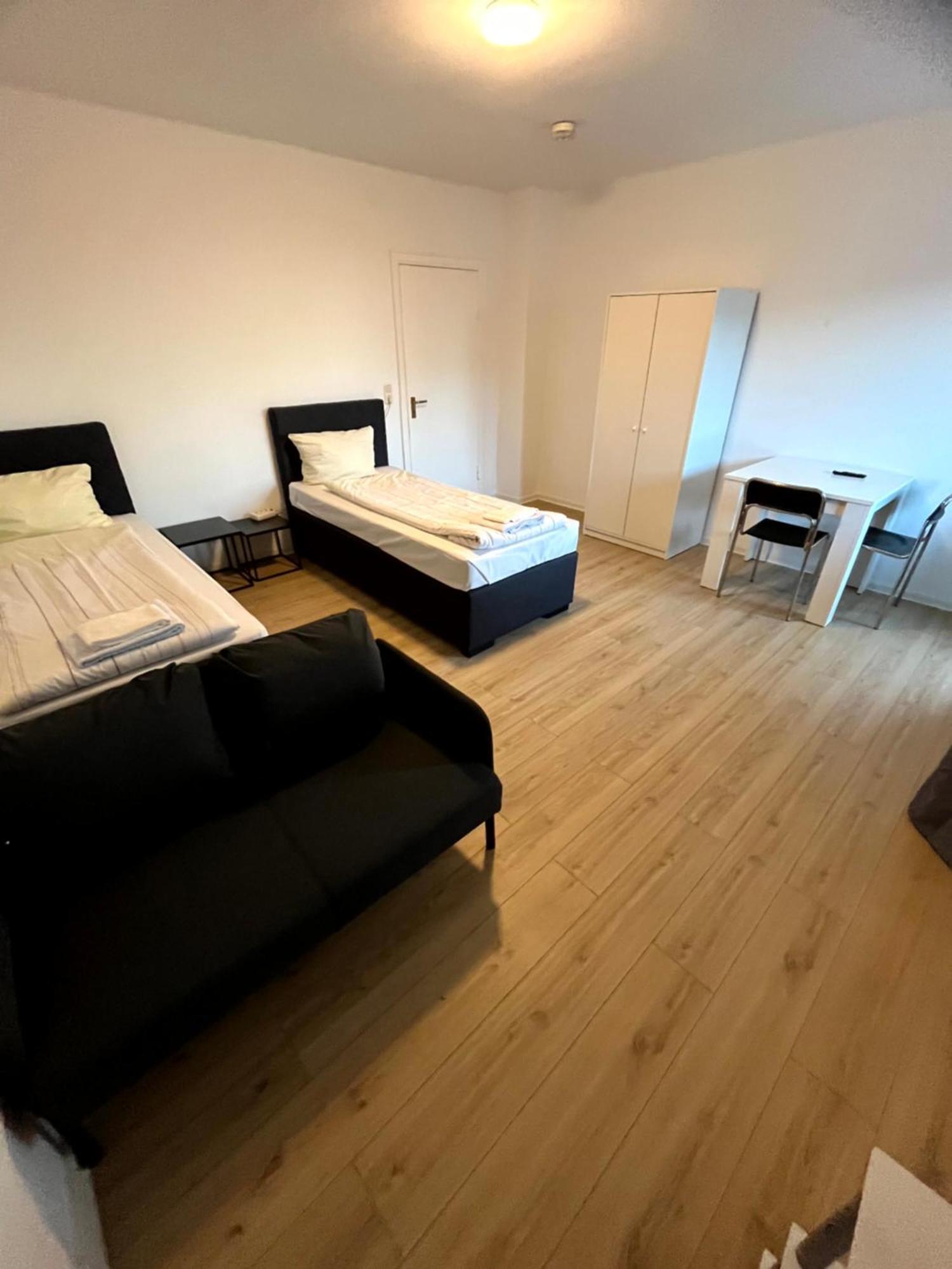 3-Zimmer Monteurwohnung Mit Balkon Neumünster Esterno foto